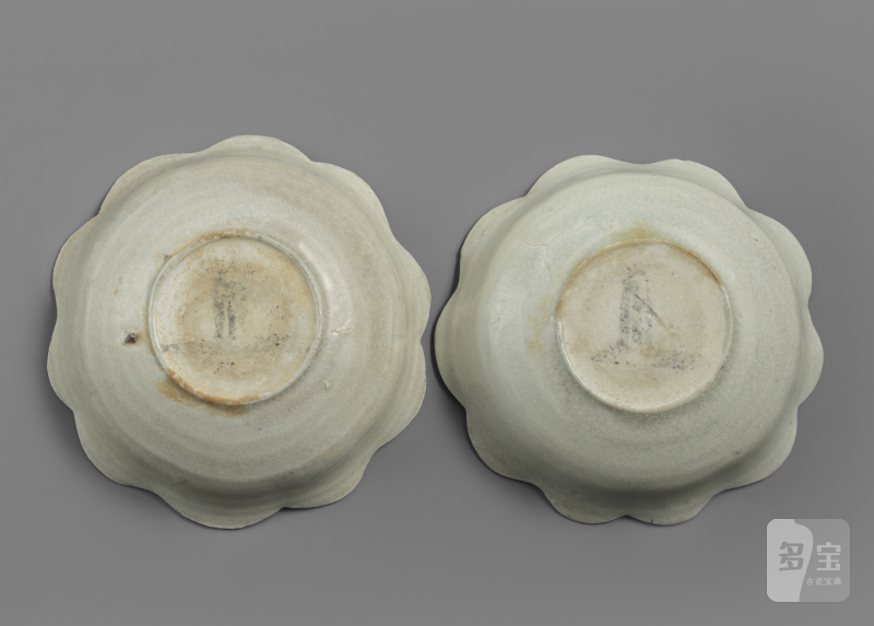 A pair of floriform 'Qingbai' ware dishes - 图2